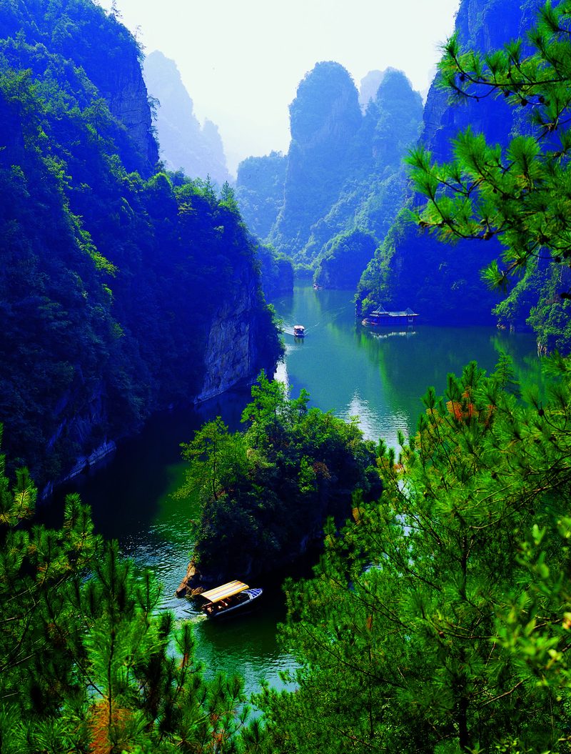 宝峰湖峡谷泛舟